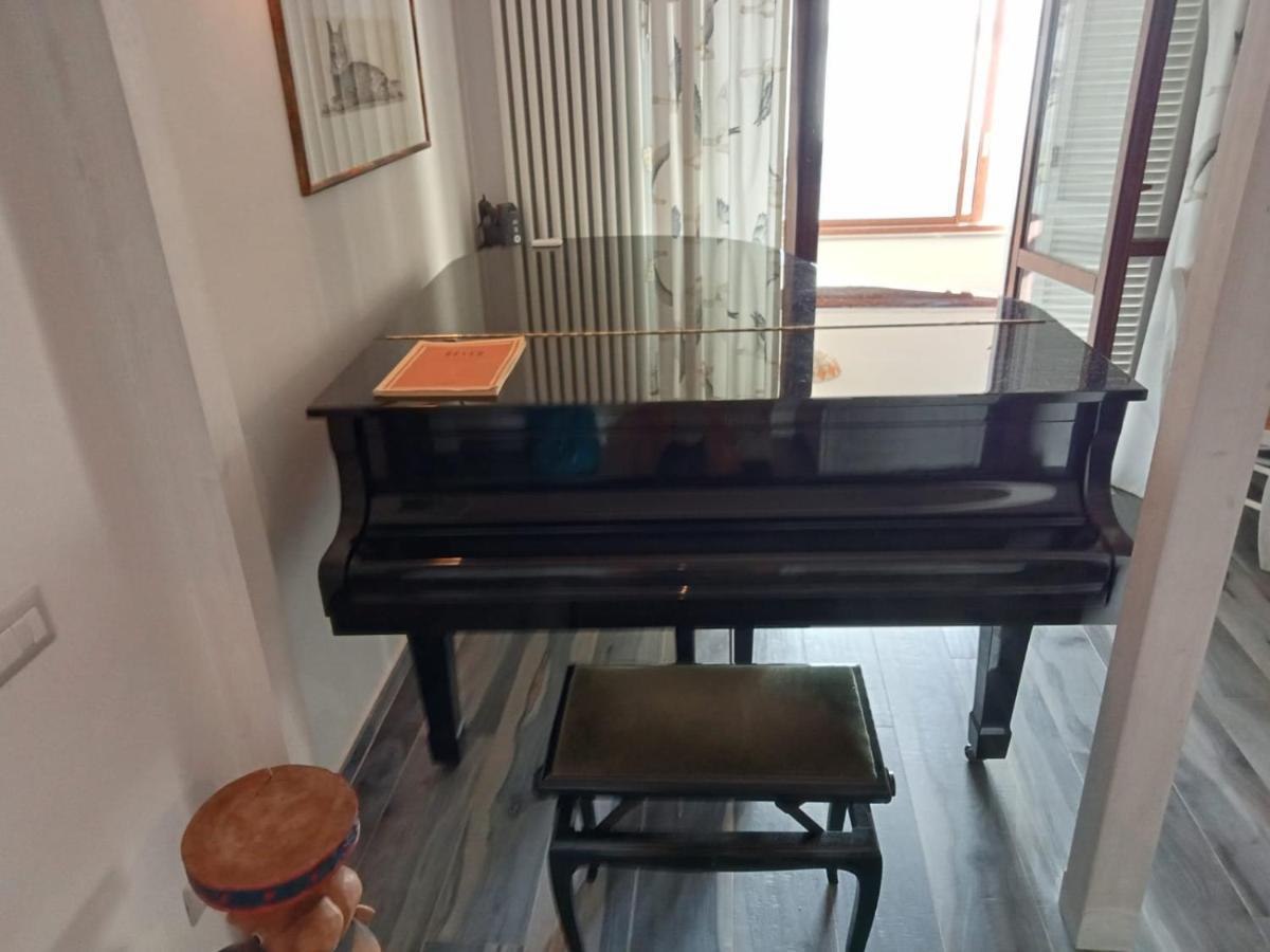 Sguardo Sul Lago 特雷维那诺罗马诺 外观 照片