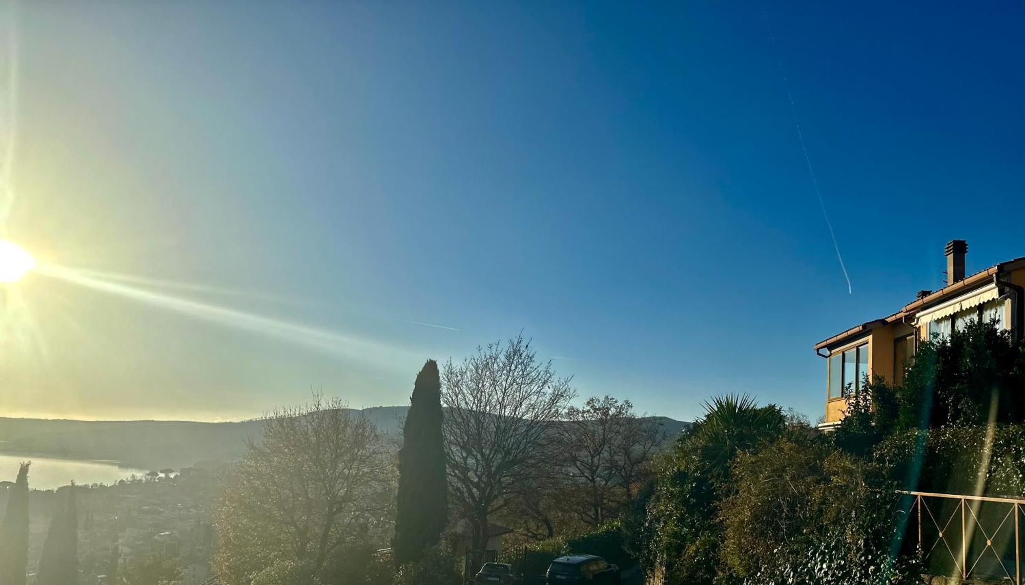 Sguardo Sul Lago 特雷维那诺罗马诺 外观 照片