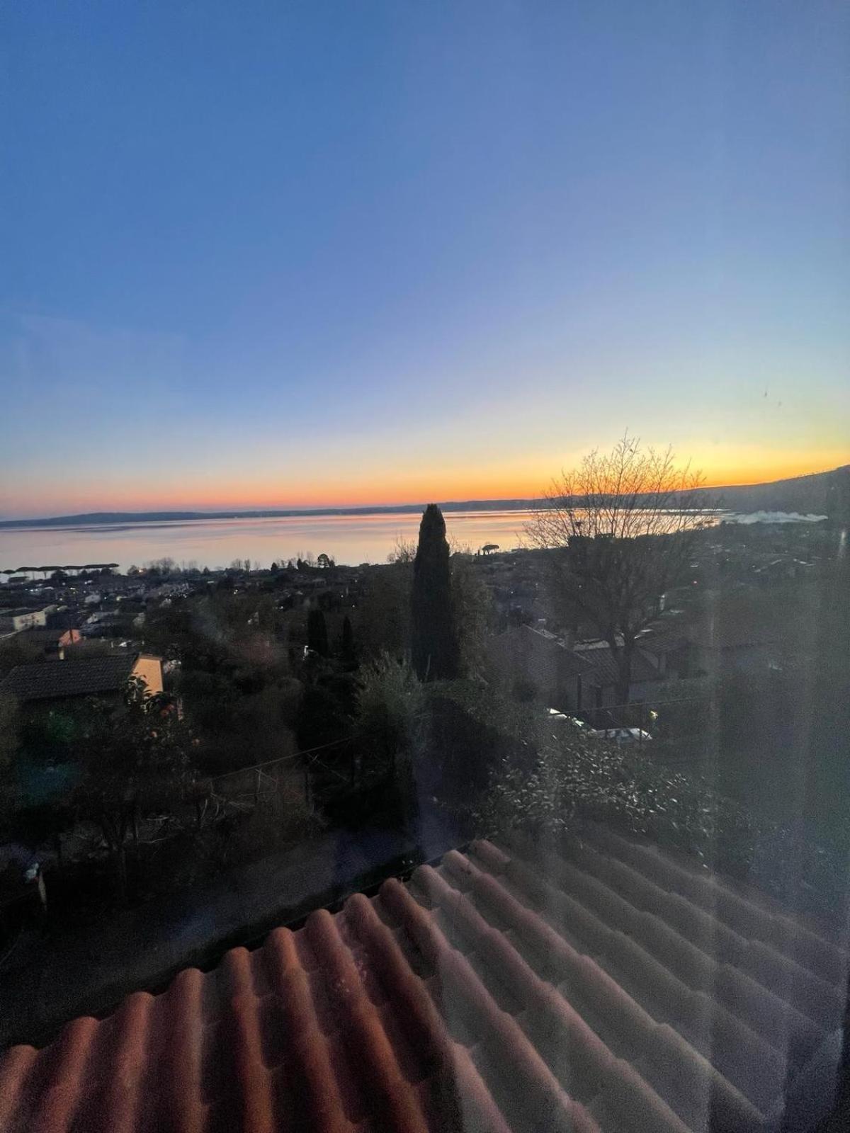 Sguardo Sul Lago 特雷维那诺罗马诺 外观 照片